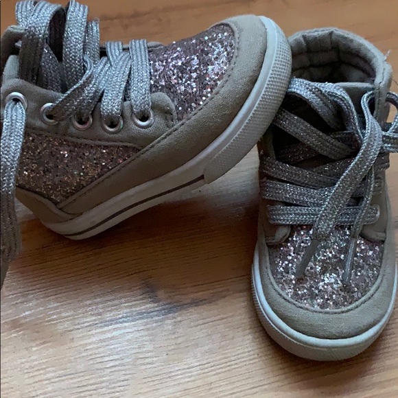 OshKosh B'gosh Other - Everyone loves some high tops